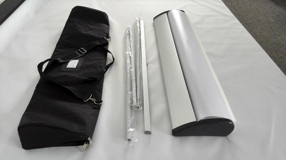 Алюминиевое широкое основание свертывает вверх дисплей знамени для стойки знака шоу выставки