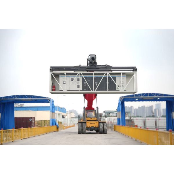 Schneider APC EcoStruxure AI Modular Data Center 38kW 5 Rack 400V Prefabricated Containerized IT Solution