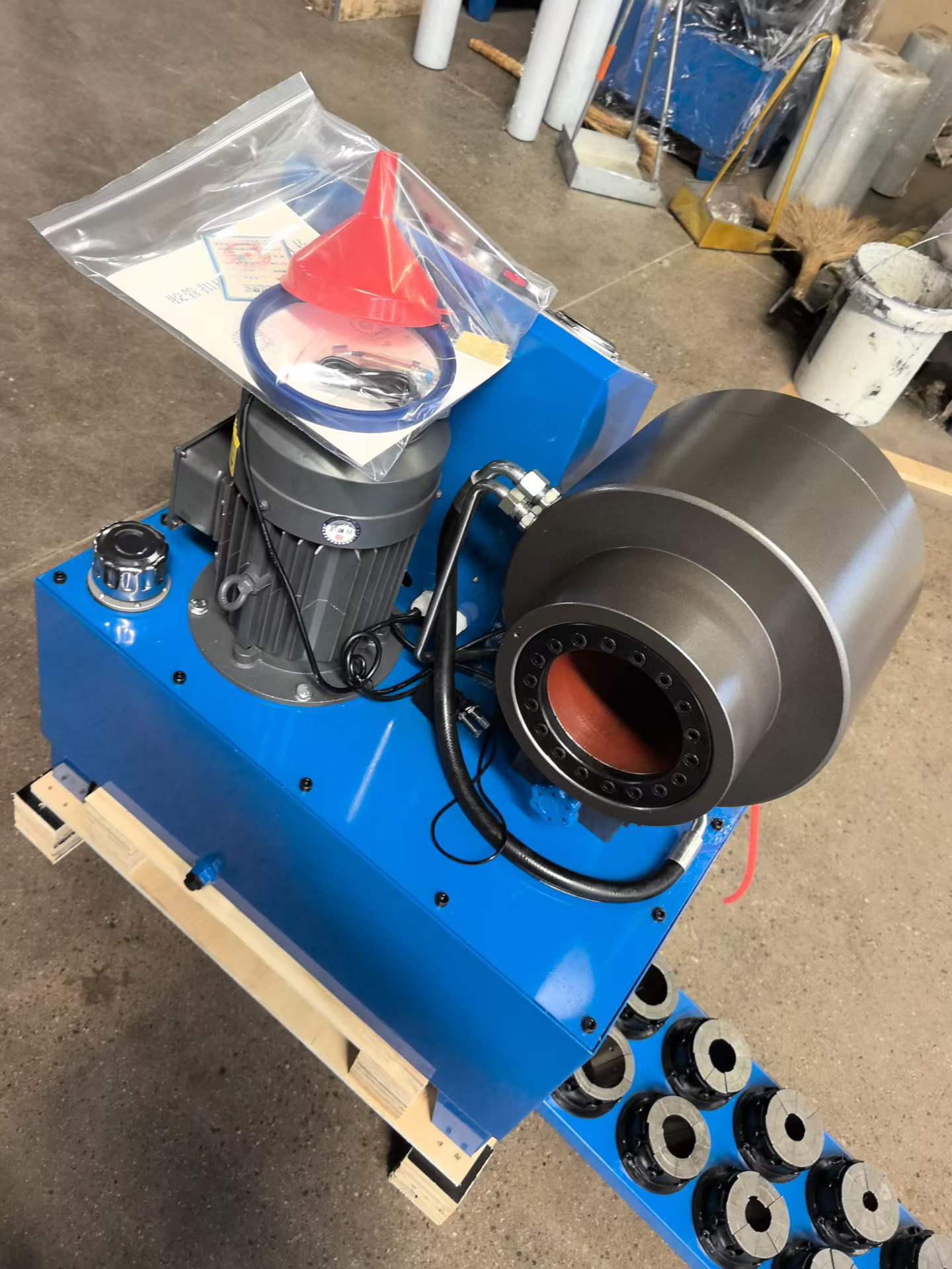 2 DX68 Model Blue Color Electric Hydraulic Hose Crimper Without Fast Change Mould Tools From 6mm To 51mm Different Voltage 10 Dies Accuracy And 200 Pcs Per Hour Efficiency