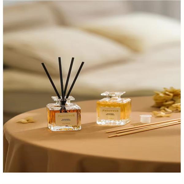 Elegant Aroma Reed Diffuser Set Perfume For Bedroom Fragrance Home Use Compact Air Freshener