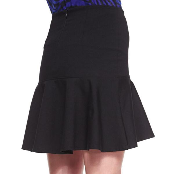 Ladies Black Short Knit Flounce Skirt