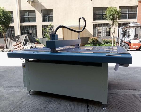 Blue Frame Silver Case Digital Flatbed Car Foot Mat Cutting Machine 2200*1750*1100mm