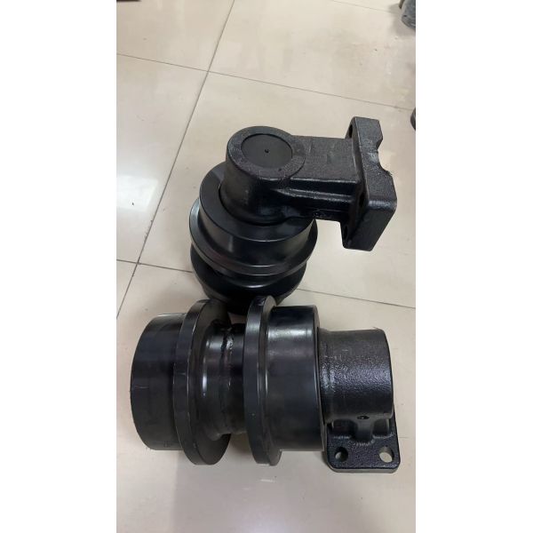 Suitable for Hitachi excavator carrier rollers and track rollers, with mining-grade quality, used for ZAX800 excavators, and applicable to engineering machinery excavators.-4638433