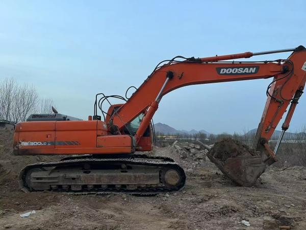 Muito boa Escavação de segunda mão Doosan DX300 para exportação da China