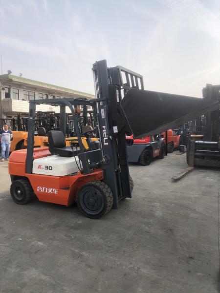 3 Ton Used Diesel Forklift With Hydraulic Tipping Bucket For Loading Unloading Loose Materials
