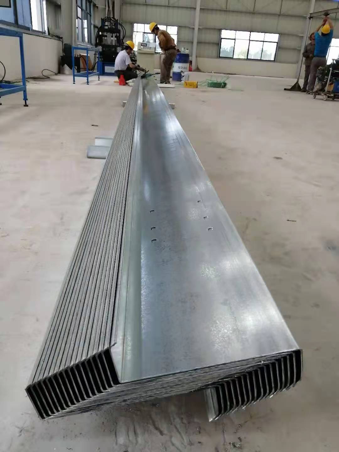 2.0-3.5mm Galvanized Steel 100-500mm Width Adjustable CZ Purlin Roll Forming Machine With Auto Stacker For  Building Structure