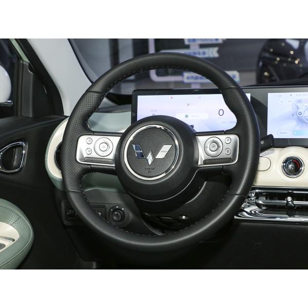 White Wuling Binguo Véhicule électrique Voiture compacte Autonomie de 410 km