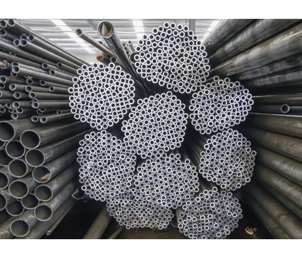 Carbon Steel Pipes AISI 52100 Cold Rolled Seamless Mild Carbon Steel Tubes