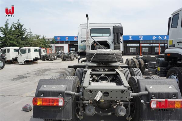 Sinotruk HOWO 30-50Ton 420HP Diesel  Heavy Duty Tractor Trailer Head Truck