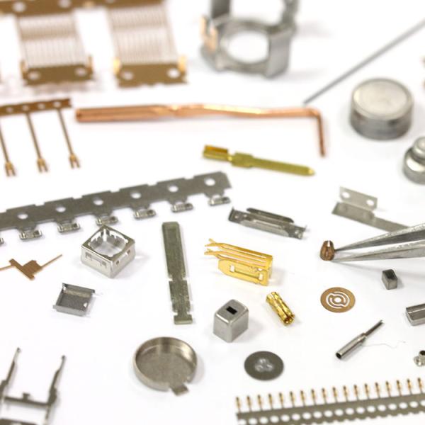 Металлические штамповые детали Углеродная сталь Тепловая обработка Алюминий для автозапчастей