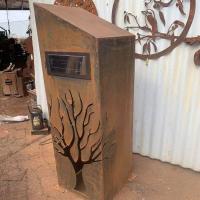 Caixa de cartas de escultura de aço de corten exterior personalizada com máquina de polir