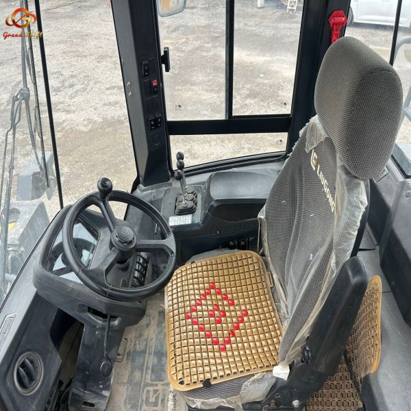 Used LiuGong 856H Wheel Loader with 5 Ton Rated Load, 3.0m³ Bucket Capacity, and Reliable Coms Engine