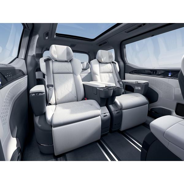 400kW ZEEKR 009 MPV Electric Minivan Vehicle 7 Seater