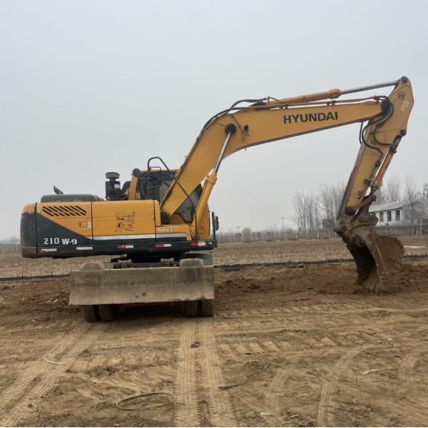 Type de roue Hyundai 210W Excavateur d'occasion 21 Tonnes Excavateur hydraulique d'occasion en stock