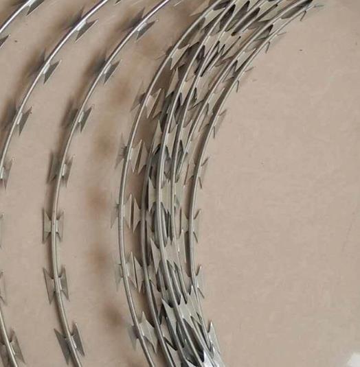 Bto-22 Hot Dipped Galvanized Concertina Razor Barbed Wire