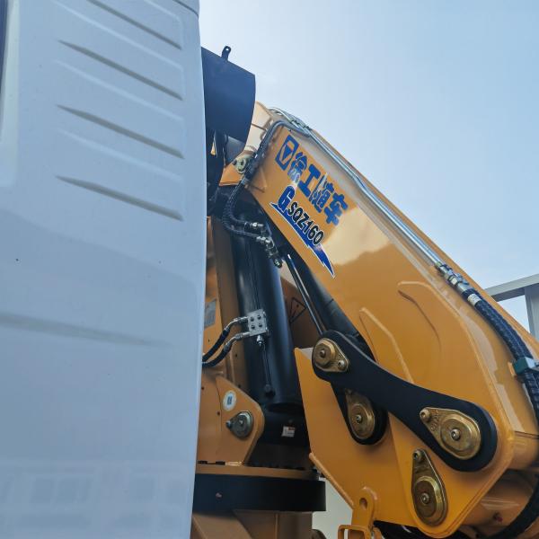 8Ton Mobile Manipulator Knuckle Boom Truck Crane 340HP SQZ160