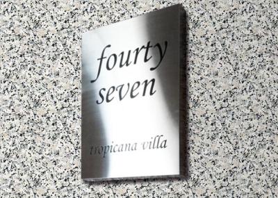 Concave / Convex Type Custom Made Stainless Steel Signs Strong Solvent Resistance