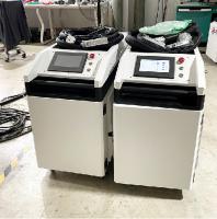 Machine de soudage laser à main de 3000w refroidie par eau pour le métal
