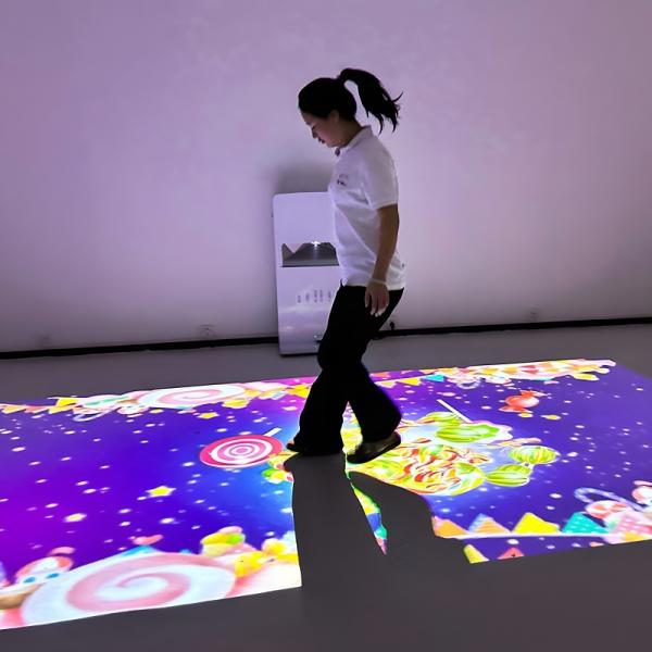 Mobile All-in-One Interactive Ground Projection Machine