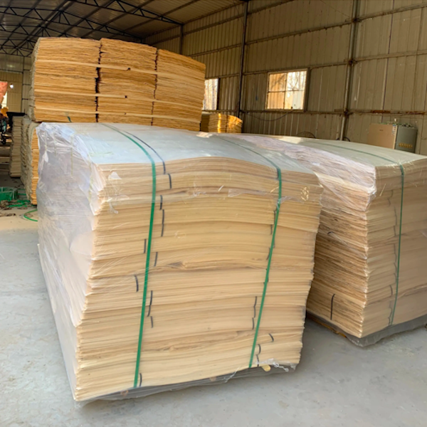 Плиты из фанеры из тополя 0,8-3,0 мм