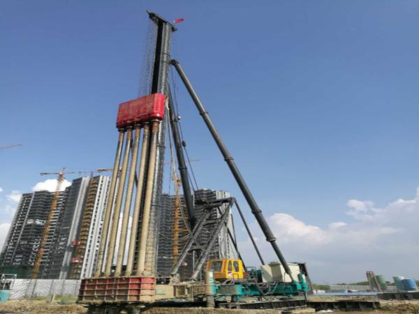 equipamento montado máquina escavadora da condução de pilha