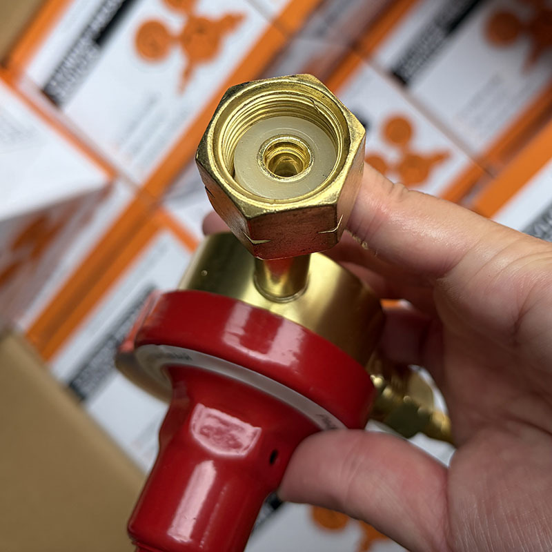 Original Russian type BPO‑5 propane gas pressure reducer ，LPG cylinder pressure regulator for welding and cutting ，Stable outlet pressure ，for propane gas ， OEM Customizable Propane Regulator