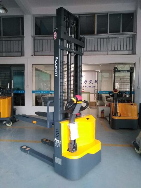 Yellow Auto Pallet Stacker , Industrial Lifting Equipment Easy Operation
