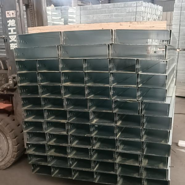 En el caso de los cables de plata galvanizados con capacidad de carga media y alta resistencia a la corrosión.