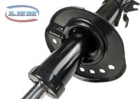Amortisseur des véhicules à moteur droit de l'arrière LR070942 pour la gamme Rover Evoque LR044684