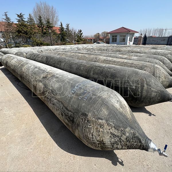 Coussins gonflables de lancement de navires haute pression noirs avec couches de caoutchouc/corde de pneu synthétique