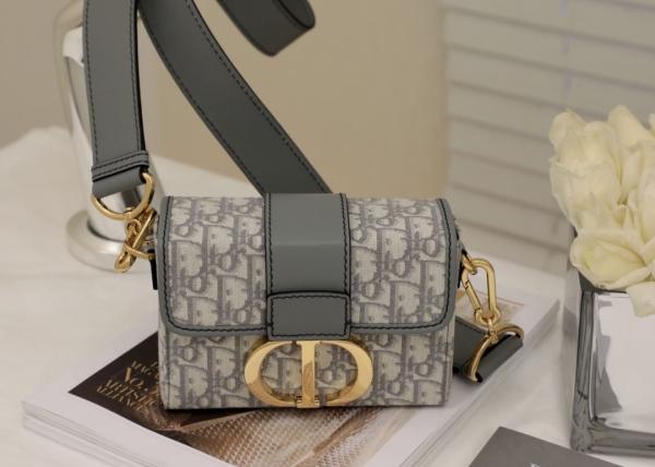 30 Montaigne's Collection One Shoulder Handbag 17.5cm Length Elegant Look