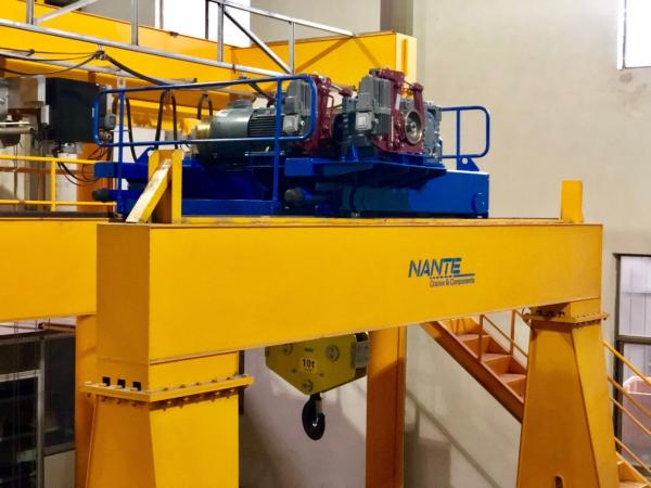 Double Girder Wire Rope Mini Electric Hoist / Winch With Trolley In Yellow