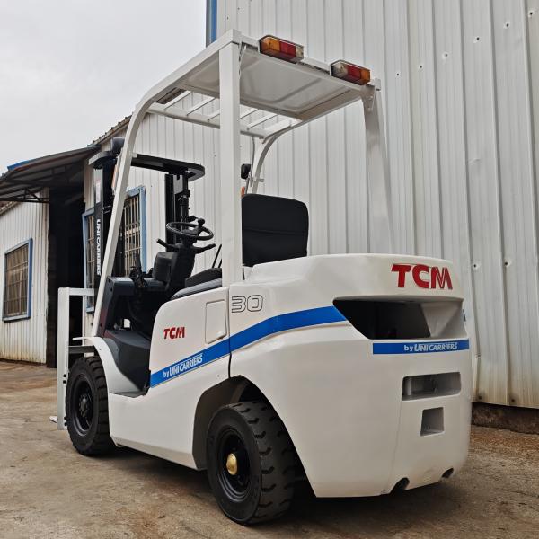 TCM FD30 3 tonnes de chariots élévateurs à fourche diesel d'occasion