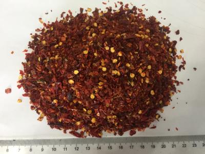 A pimenta de Bell vermelha secada picante quente lasca-se 3x3mm secou pimentas de pimentão vermelho