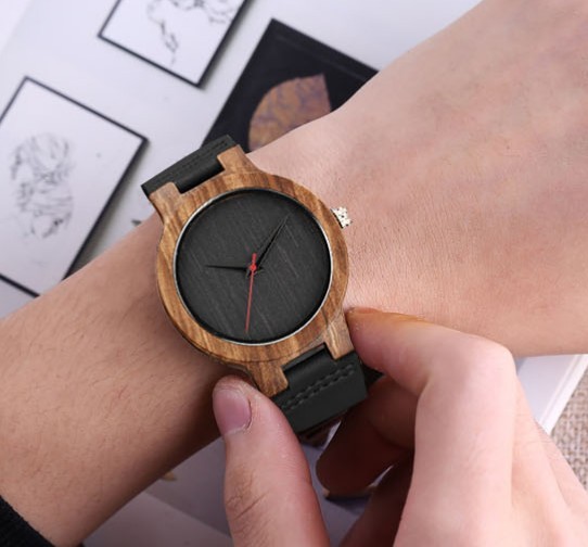 Дозор кварца простой шкалы деревянный с кожаным диапазоном и батареей 2 год