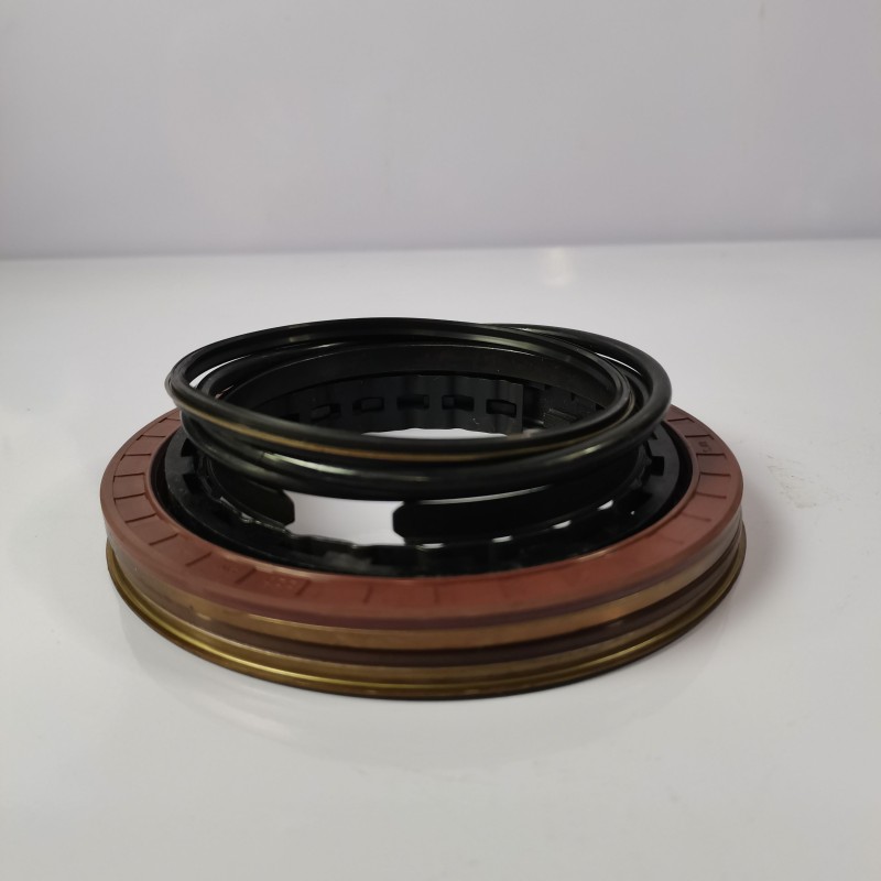 Manufacturer Wholesale Original Parts FAW Truck 125/126.3*152.3/123.6*148*8.1 Rear Wheel Oil Seal Eight-piece Set
