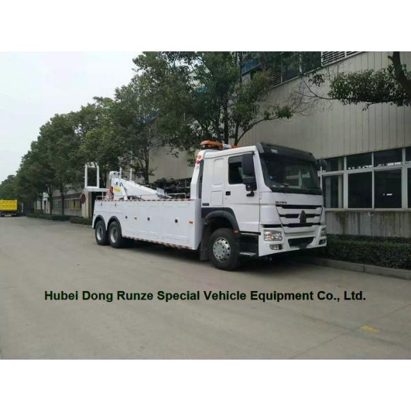 HOWO 50 Ton Heavy Duty Rotator Wreckers Tow Truck With 360 Degree Rotation