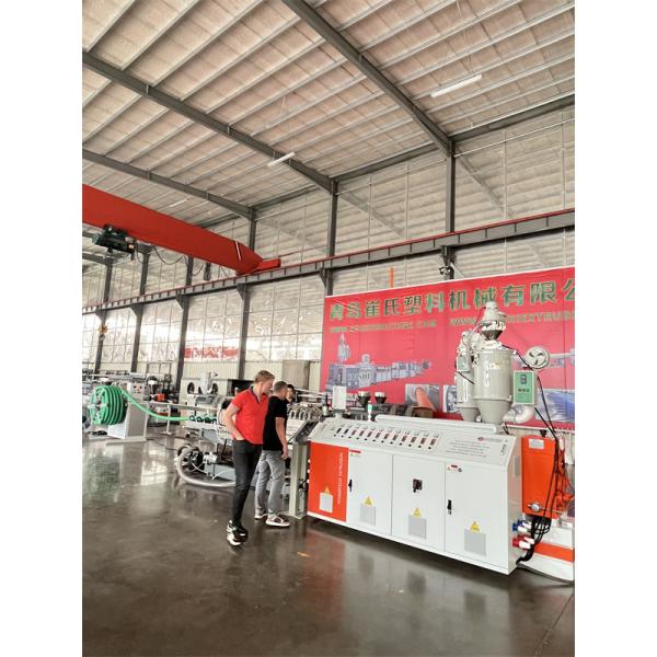 Машина для экструзирования пластиковых труб с двойной стенкой