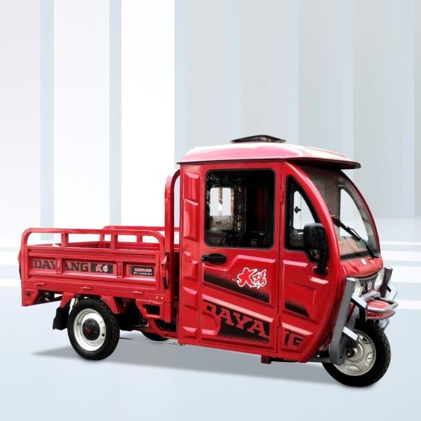 1500w Electric Cargo Tricycle with Enclosed Body High Displacement and Red Color Made
