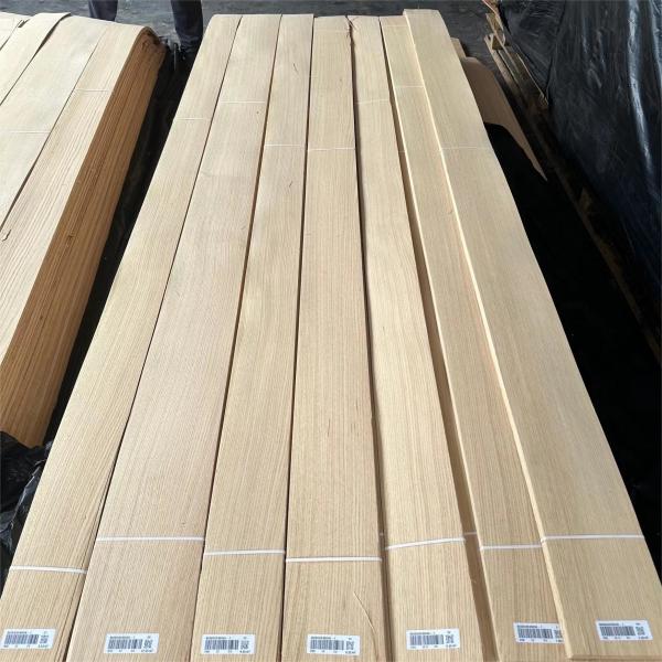 Vendas de fábrica Veneer de carvalho branco natural 0,3 mm 0,5 mm 1 mm Armário de móveis Portas Paredes Veneer de madeira decorativa