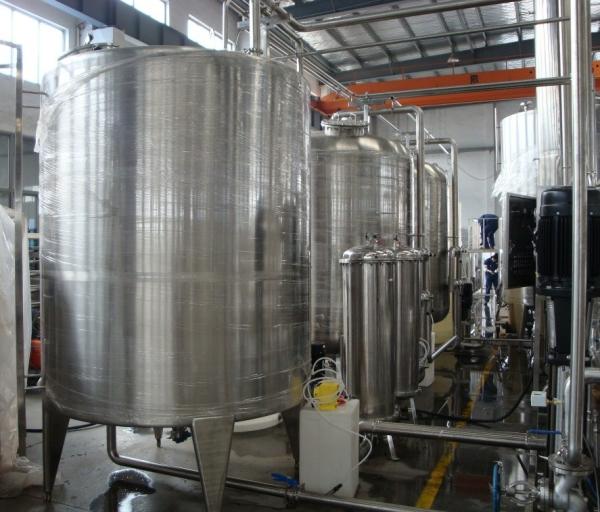 Sistema de equipamentos de tratamento de água de ultrafiltração (UF) para o processamento de água mineral