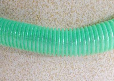 Fio verde dos tubos ondulados plásticos do PE da mangueira flexível protetor