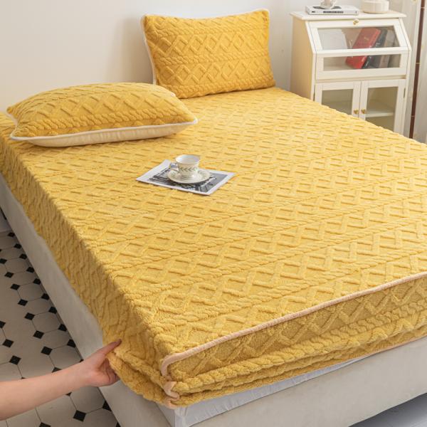 Однокомпонентное зимнее теплое коралловое бархатное постельное покрытие с непроскальзывающей ковровой ковровой дорожкой
