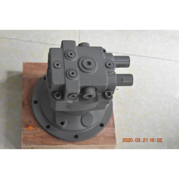 Строительная техника YUCHAI 135 ДЕЛАЕТ замену мотора качания