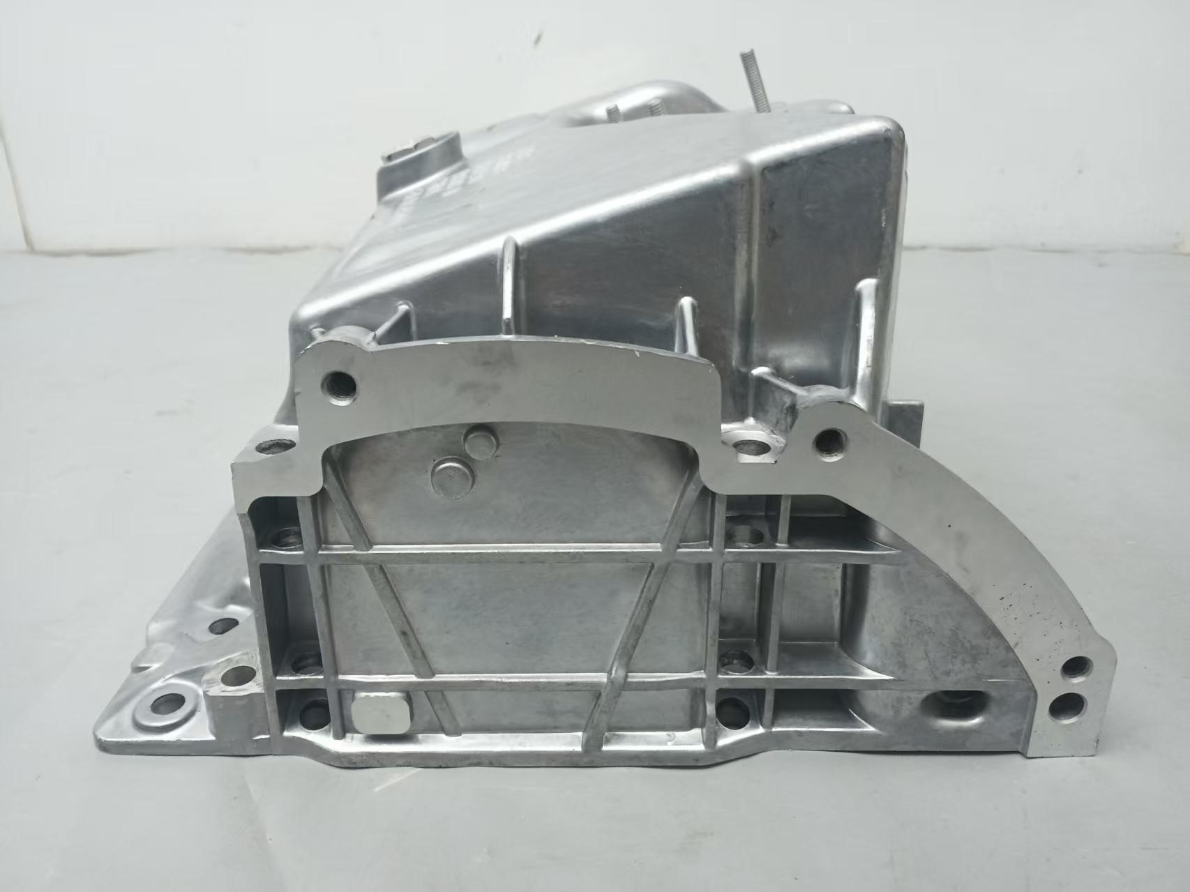 BOIGEVIS High Quality Oil Pan 11138580122 for BMW