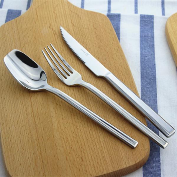High-grade Forged Stainlesss steel Cutlery Set Flatware with White and Gold Color
