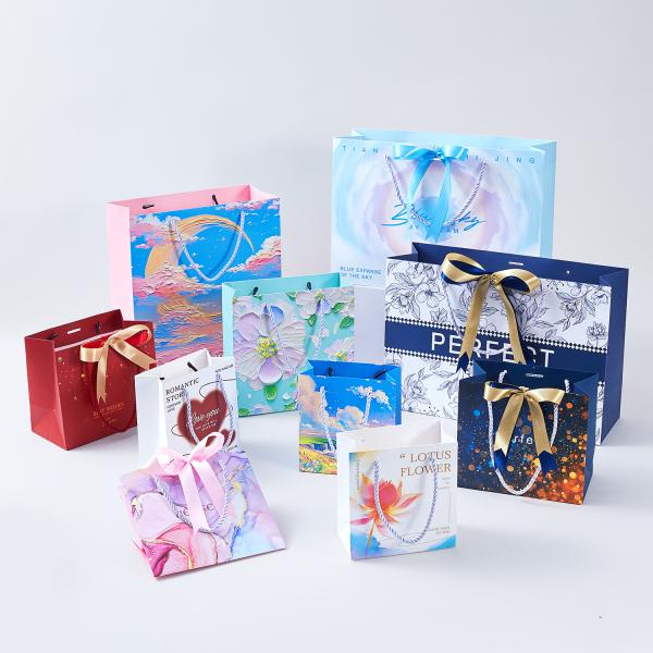 Customized Pattern Foreign Trade Paper Bags Holiday Gift Bags Color Printing Packaging Bags