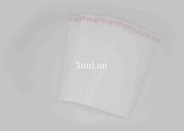 Tamanho de envio poli branco do cliente dos encarregados do envio da correspondência da bolha com resistência de umidade