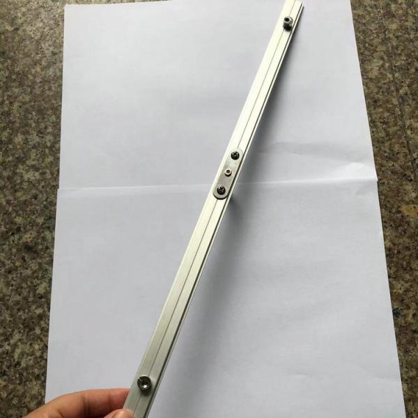 Un conjunto de accesorios de ventanas de T Lock de aleación de aluminio estándar europeo