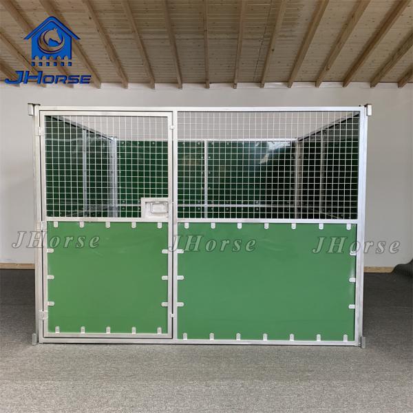 Low Maintenance Portable Horse Stable High Durability Standard Front Type Customizable